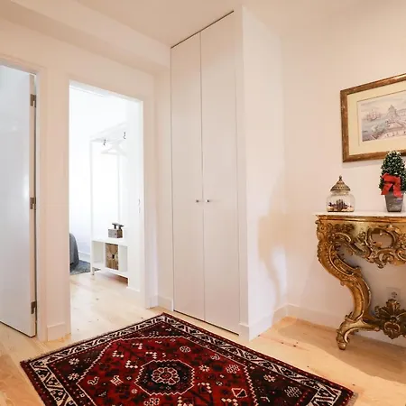 Central Lisbon Luxury Apartment-2