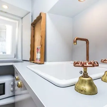 Unique Studio House | City Centre-2
