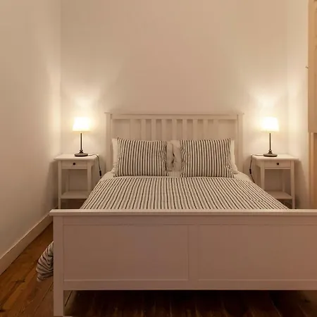 Lisbon City Center Apartment-3