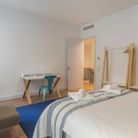 High Ceiling Duplex Apartment At Cais Do Sodre-2