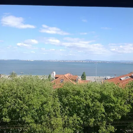 Xavier - Alfama River View By Team4You-3